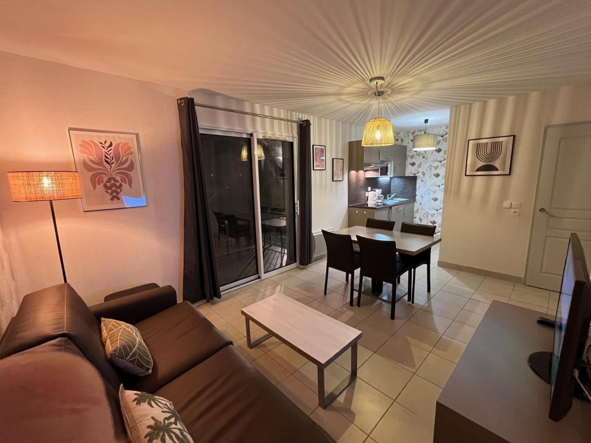 Chez Elisa - Dans Residence 4 Etoiles A كونكارنو المظهر الخارجي الصورة